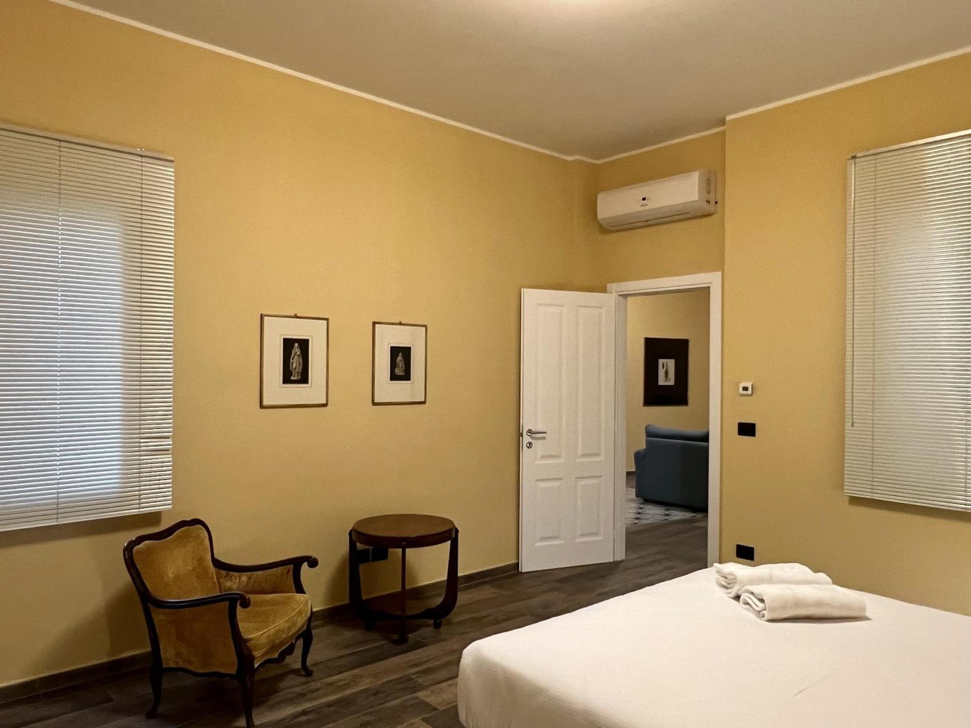Palazzo Zippitelli Apartments Bari Bilik gambar